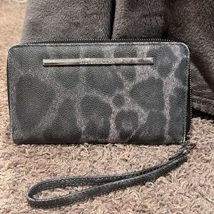 Steve Madden wristlet wallet